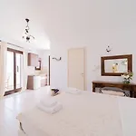Apart-hotel Anemomilos 2*