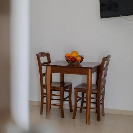 Aparthotel Anemomilos 2*
